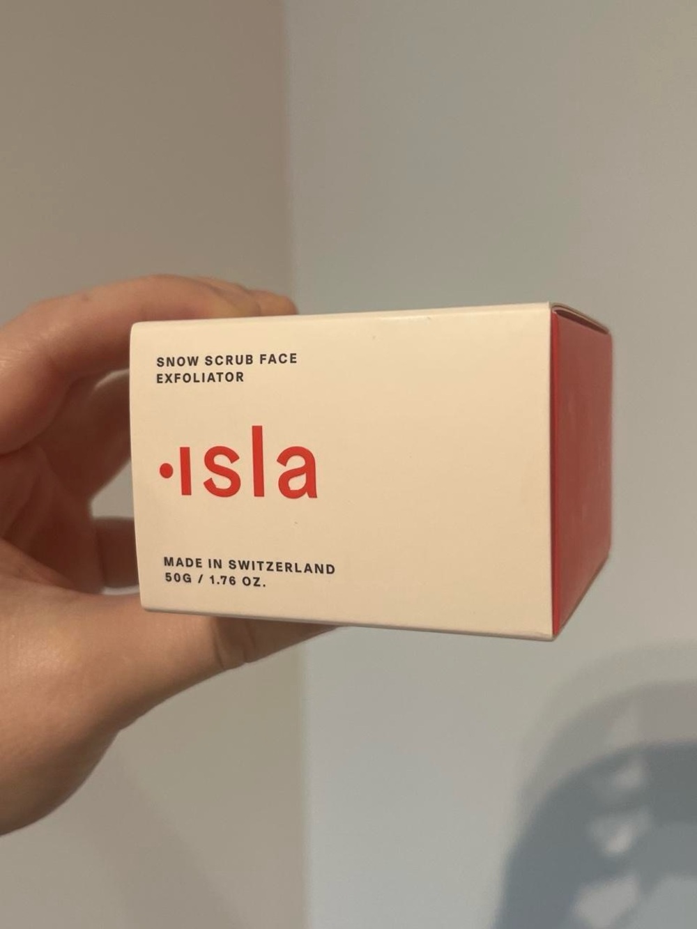 Isla Snow Scrub Face Exfoliator NIB